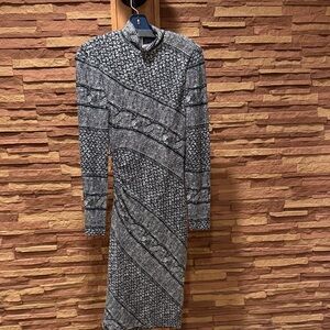 Cache Elegant Black and Grey Patterned Sweater Dress
